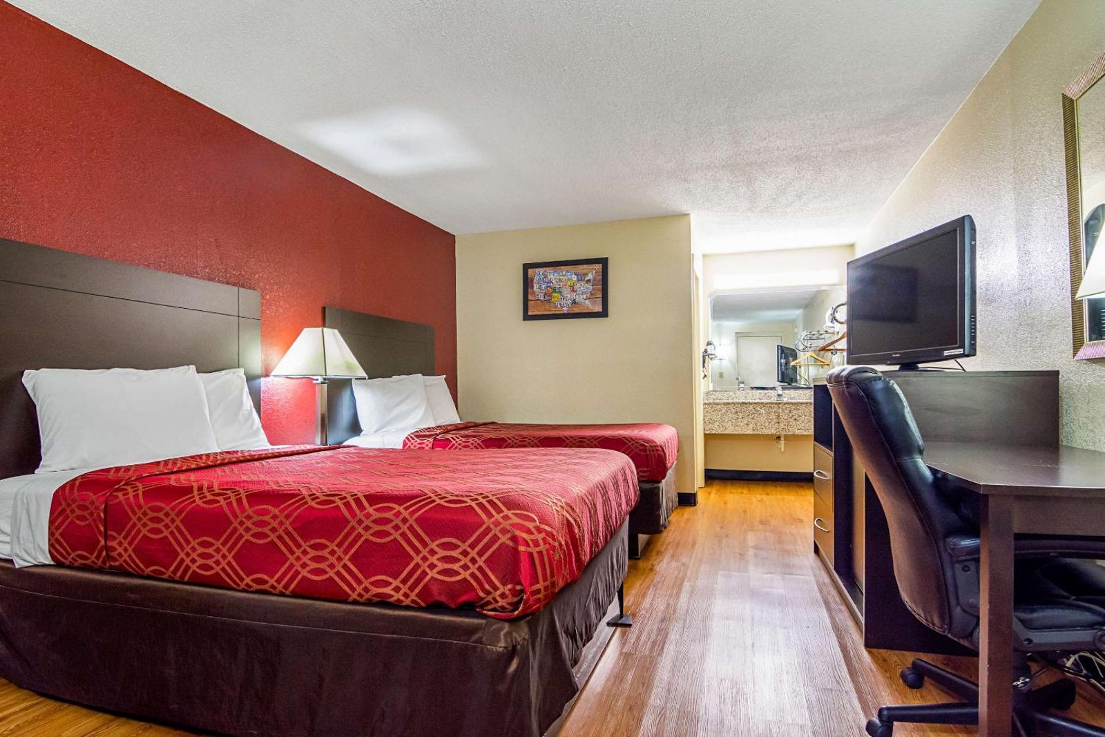 Econo Lodge Research Triangle Park Main image 1